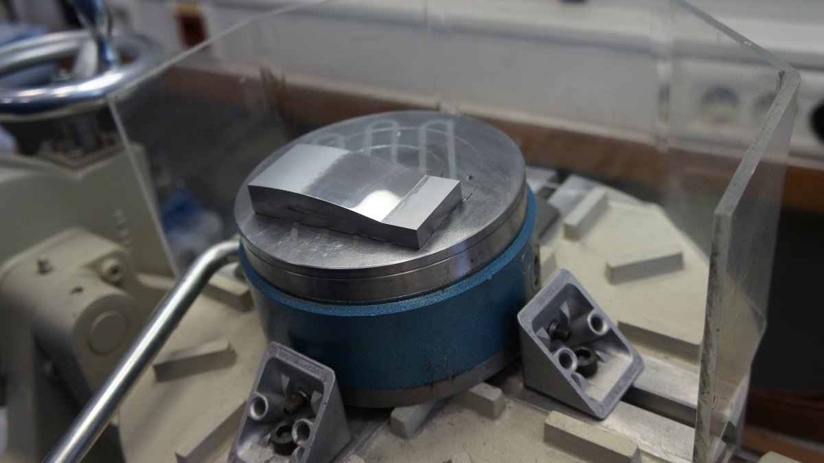 Стол для полировки и шлифовки